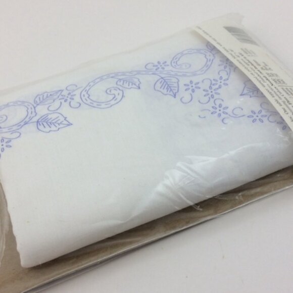 Vintage Bucilla Wild Roses Stamped Embroidery Table Topper 90s Special Edition - Picture 11 of 13